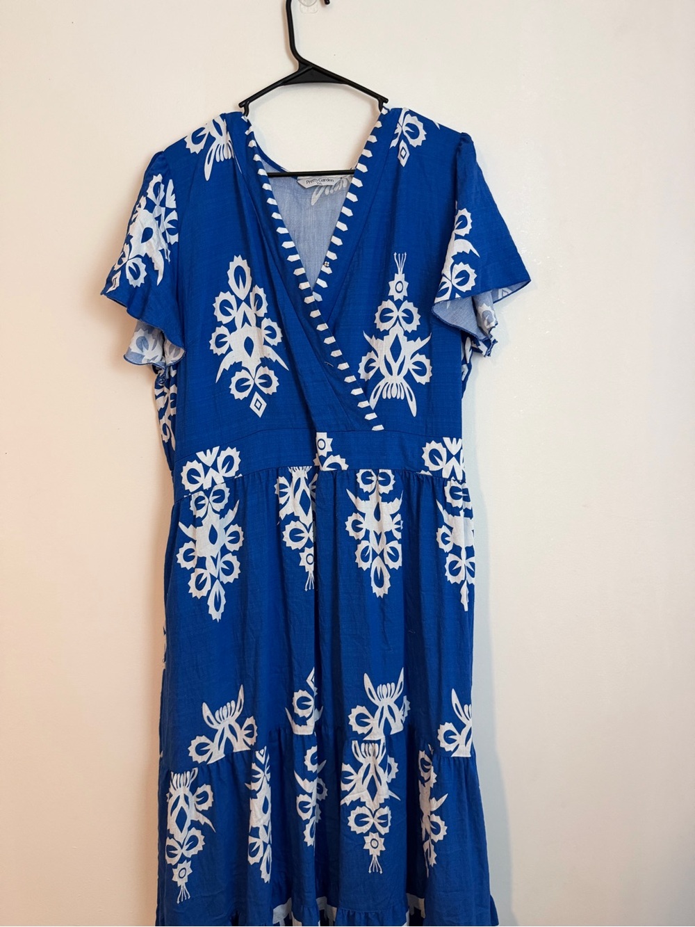 Women's pretty garden blue and white flowy maxi dress - Picture 6 of 9